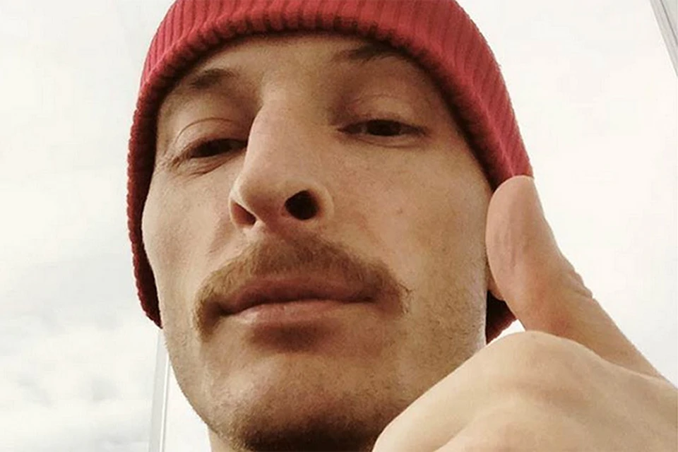 Павел Воля не из робкого десятка, за усы ответил там же и в стиле своих выступлений в Камеди