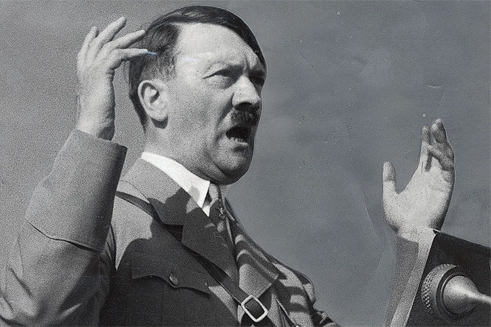 Гитлер, согласно обнаруженным медицинским записям, страдал от гипоспадии. Это порок развития полового члена.