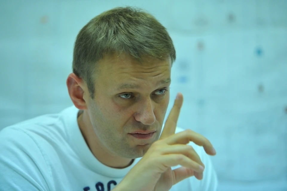 Вероятно, оттого, что доверие к Навальному падает, он становится все более активным в самопиаре.