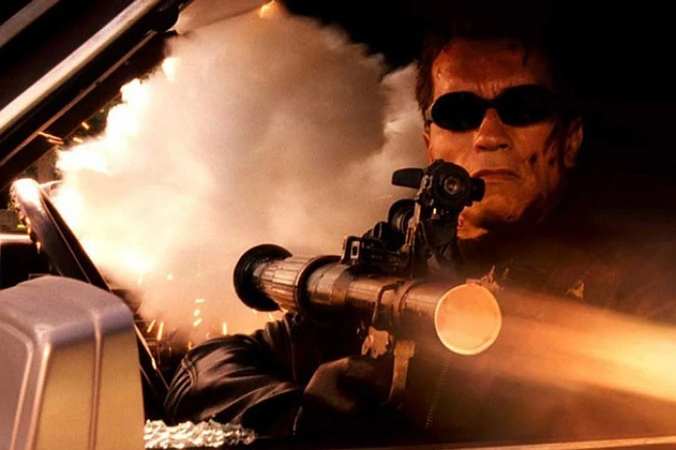 Сегодня артист полон сил, хоть  в свои 68 он уже давно не тот герой-красавец, впервые сыгравший получеловека-полумашину 32 года назад