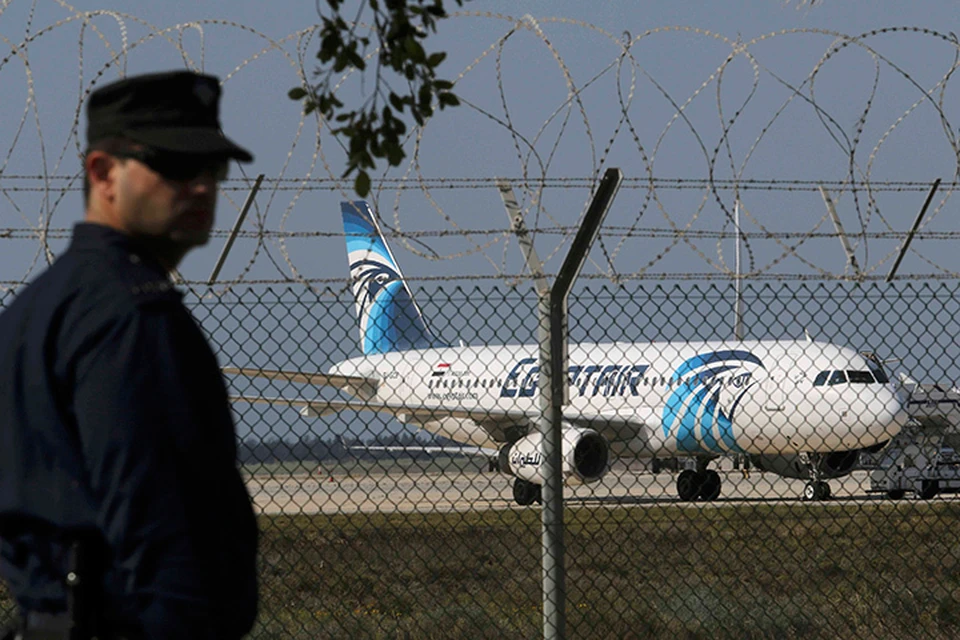 Во вторник, 29 марта, неизвестный захватил пассажирский самолет авиакомпании Egypt Air, летевший из египетской Александрии в Каир
