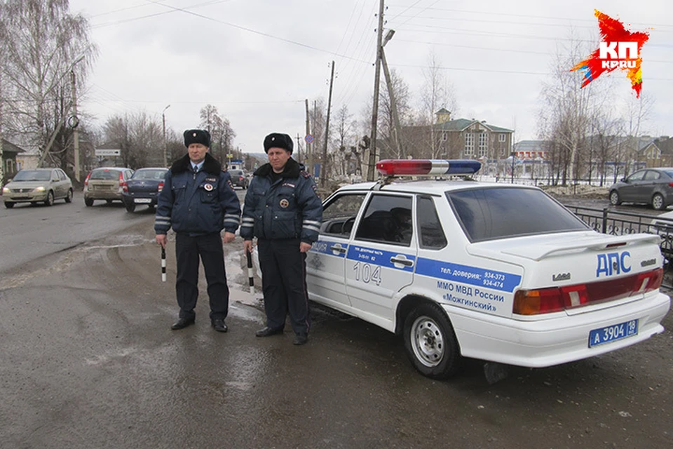 На фото слева - Николай Павлов, справа - Владимир Головизнин.