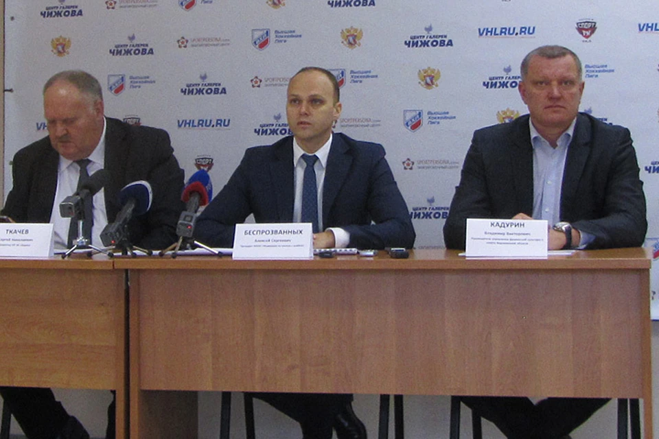 Сергей Ткачев, Алексей Беспрозванных и Владимир Кадурин (слева направо) уверены, что "Буран" удастся сохранить.