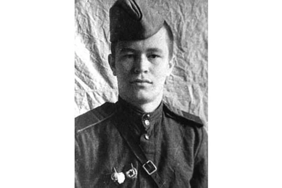 Таким Анатолий Сысоев начинал свой фронтовой путь в 121-й гвардейской дивизии.