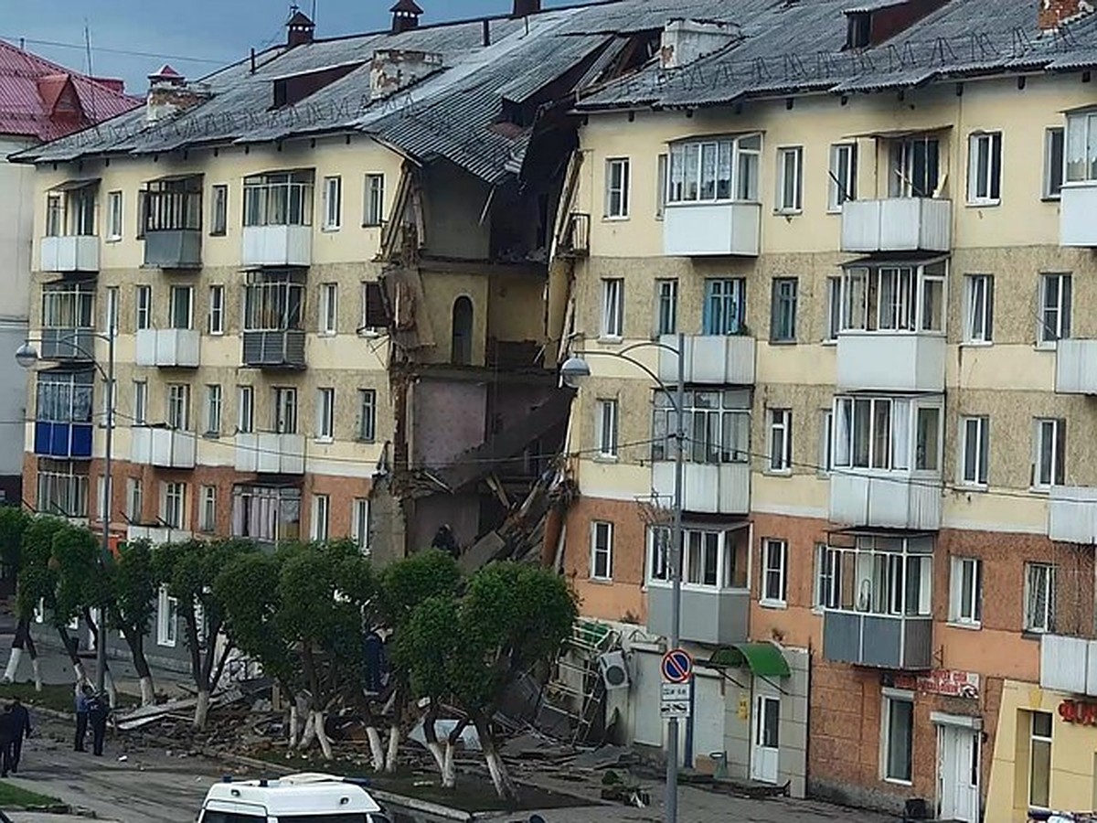 Из-под завалов рухнувшего дома в Междуреченске подняли третьего  пострадавшего - KP.RU