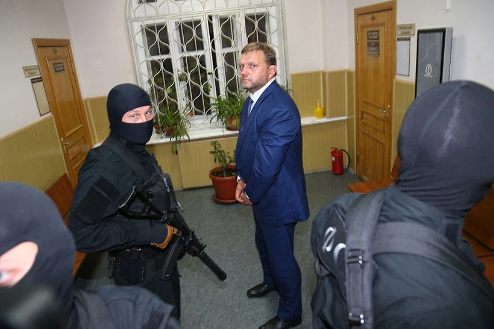 Губернатор Кировской области Никита Белых был доставлен в Басманный суд Москвы. Фото: Дмитрий Серебряков/ТАСС