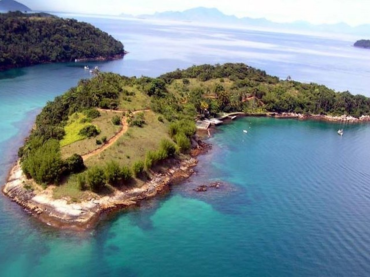 Остров хай. Остров Барнард Айленд (Barnard Island). Хай Бразил остров. Остров топ. Самый дешевый остров.