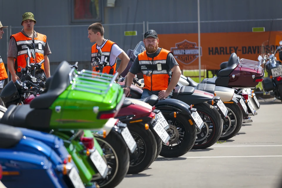 Для тестов привезли 18 мотоциклов Harley из актуального модельного ряда, включая ограниченную линейку S Series.