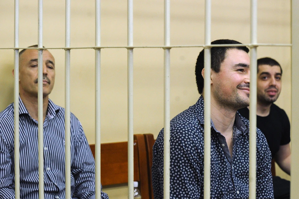 Следствие уверено, что обвиняемые обманули бизнес-партнеров на 27,5 миллионов долларов.