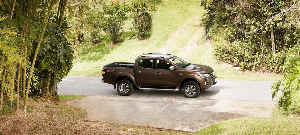 Пикап сделан на классический рамной платформе. Фото Renault