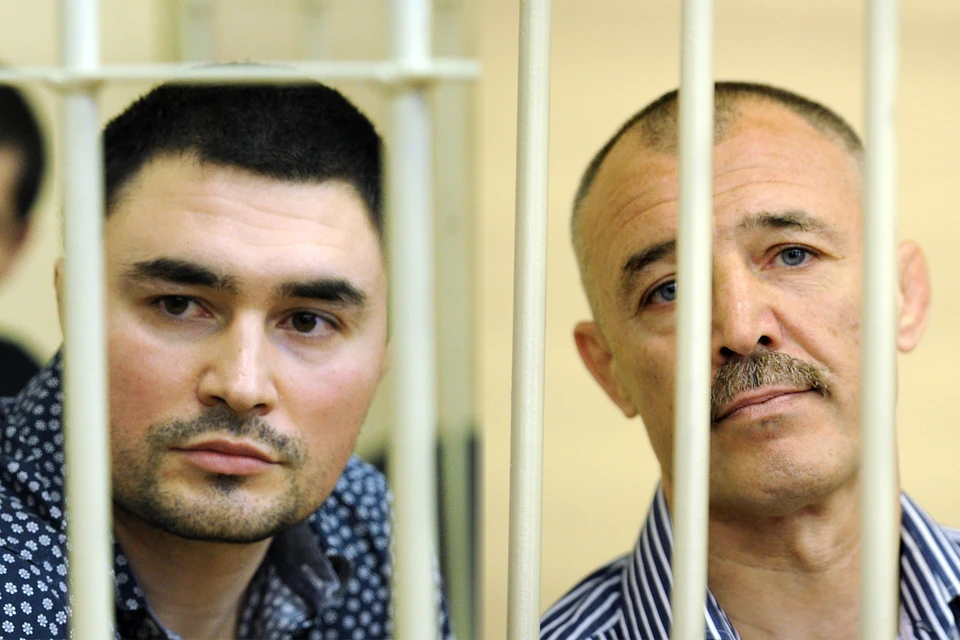 Казбек и Владимир Япринцевы на скамье подсудимых.