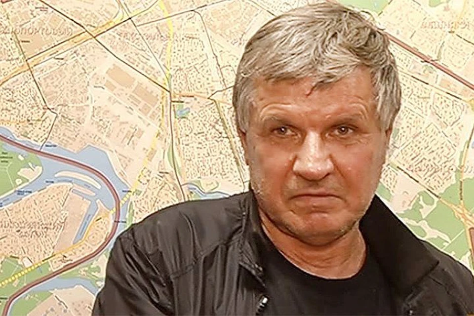 67-летний москвич Валерий Макаренков признался следователем в том, что с 1987 года он изнасиловал и ограбил 30 женщин.