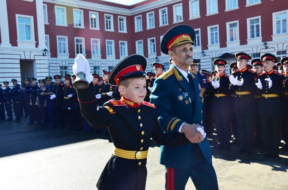 Первый звонок Тульского суворовского военного училища