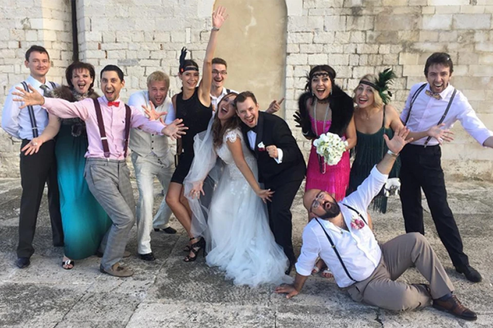 Для роскошных свадебных декораций молодожены выбрали итальянский город Трани