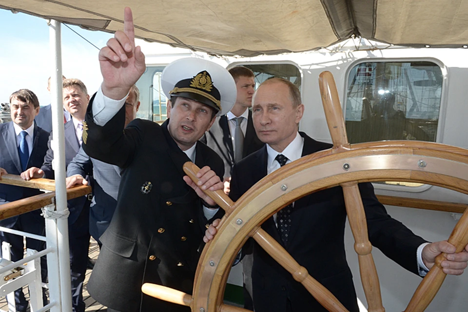 Гонки больших парусников – это особое событие, - сказал Путин. Фото: Алексей Никольский/ТАСС