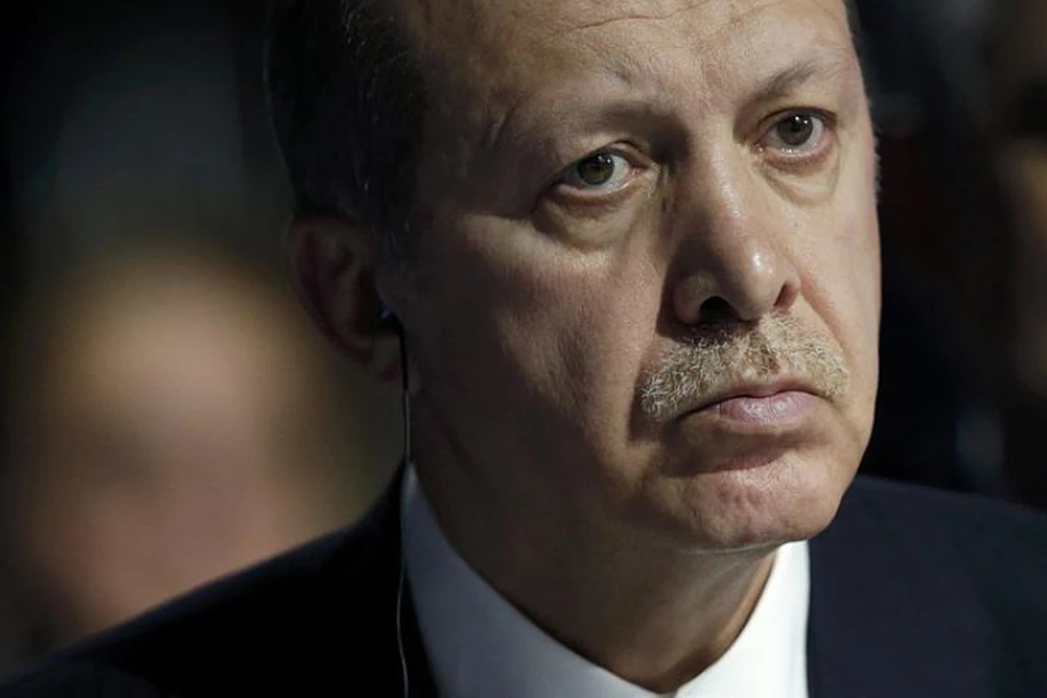 Эрдоган – совсем не ангел. Есть серьезные признаки его замешанности в коррупционных схемах, говорят турки. Но сегодня он дает шанс России победить в Сирии и устоять в мире