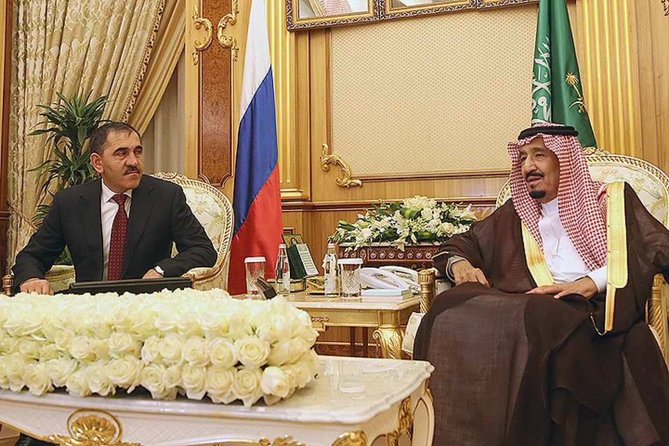 Юнус-Бек Евкуров и Его Высочество, Король Саудовской Аравии, Хранитель двух Святынь Сальман Бен Абдель Азиз Аль Сауд. Фото предоставлено пресс-службой Главы республики Ингушетия.