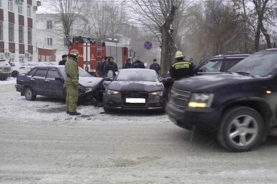 Чп дтп пермь сегодня. Дтп пермь снегопад. аварии по пермскому краю вчера.