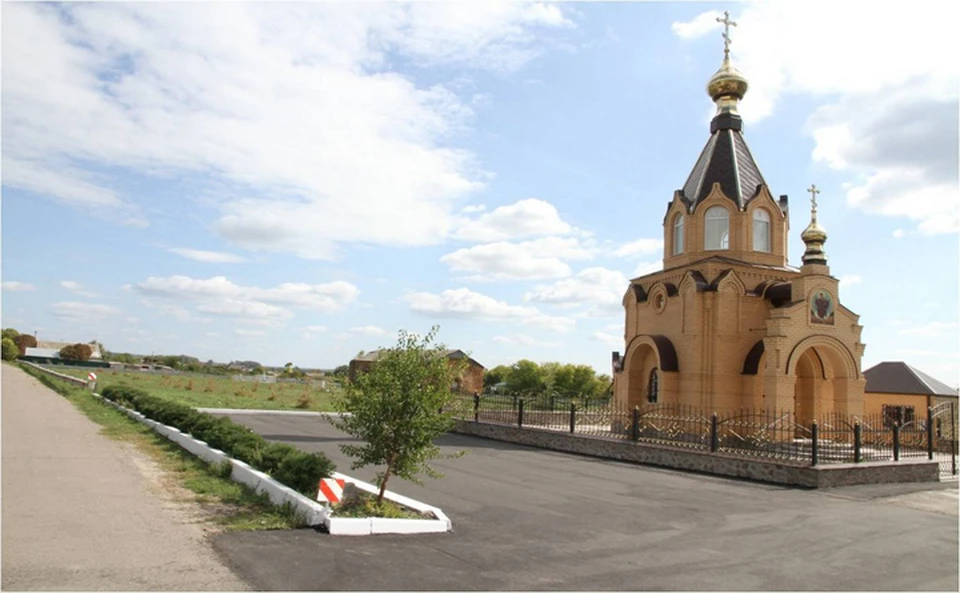 Сам село. Село Данцевка Богучарский район Воронежской области. Храм с. Данцевка Воронежской обл. Храм в селе Данцевка Богучарский район Воронежская область. Красивое село Богучарского района.