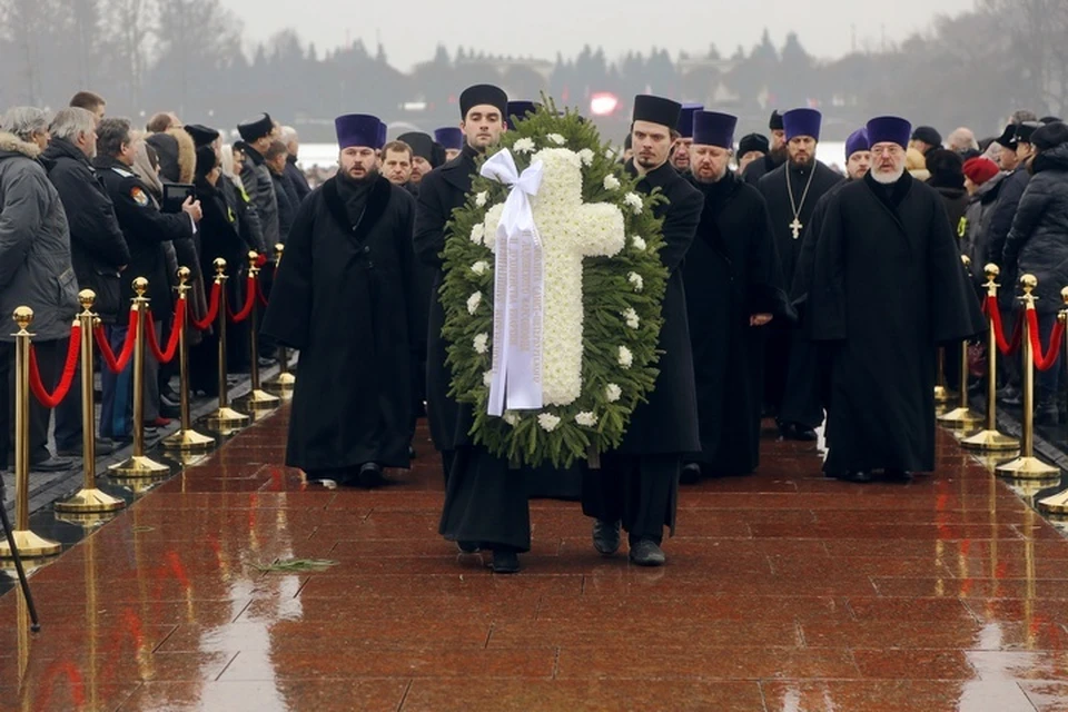 Подвиг духовенства.