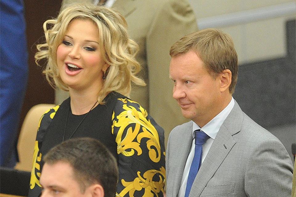 Сентябрь 2015 года, депутаты Вороненков и Максакова в стенах Госдумы.