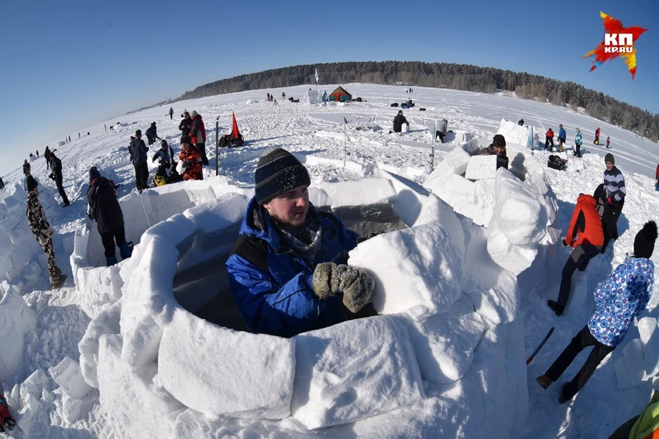 Новосибирцы соорудили 36 иглу - традиционных жилищ эскимосов.