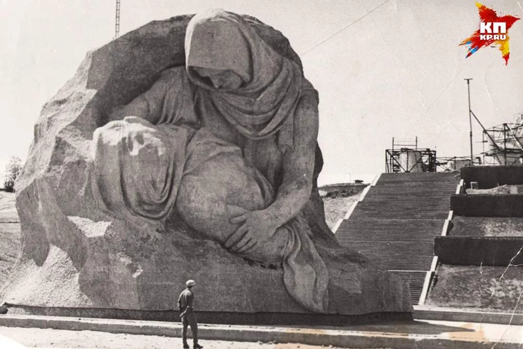 Как строили Родину-мать и памятник-ансамбль на Мамаевом кургане в Волгограде: история в фото