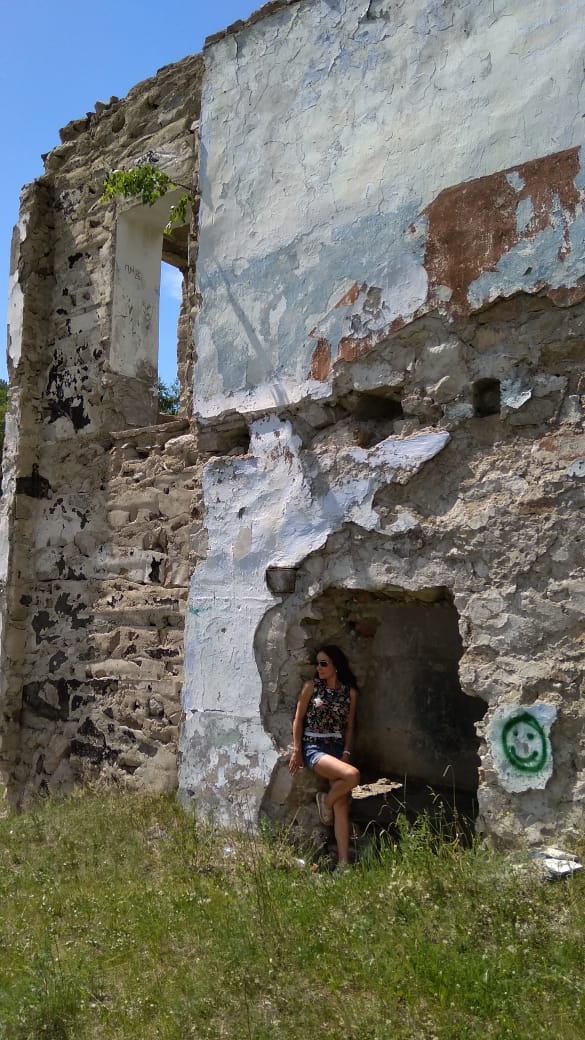 Заброшенное здание, недалеко от Туимского провала