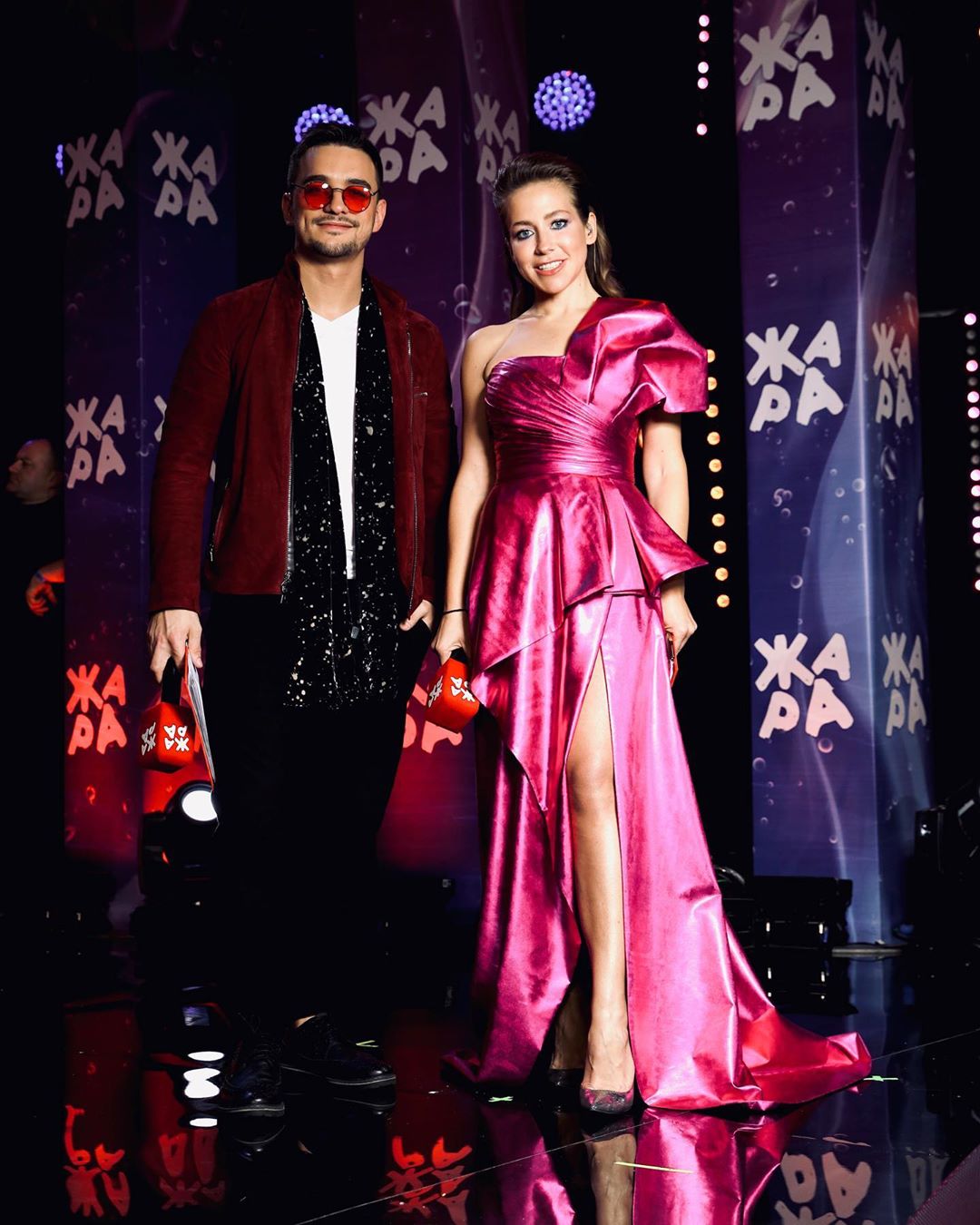 Юлия Барановская и ее соведущий Константин Тарасюк. Фото: Жара ТВ.