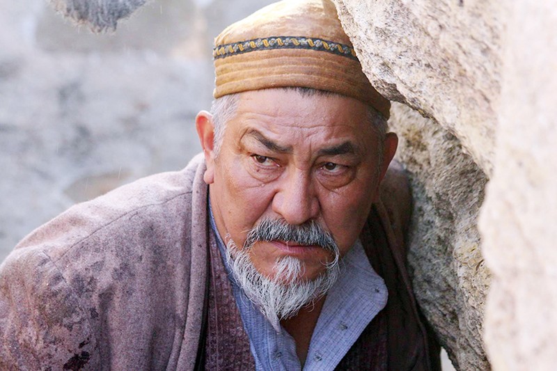 Ауыздағы үлкен фаллус