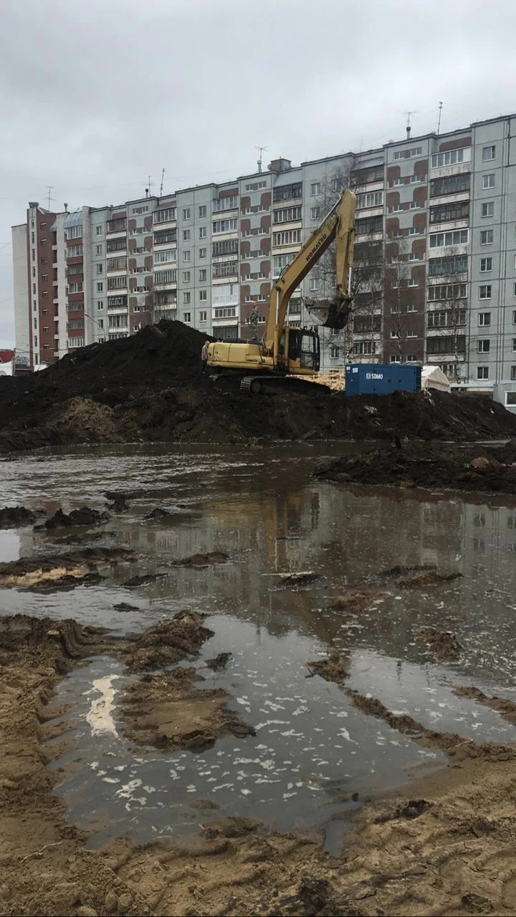 Рабочий на затопленной стройке в Архангельске искупался в  котловане-бассейне - KP.RU