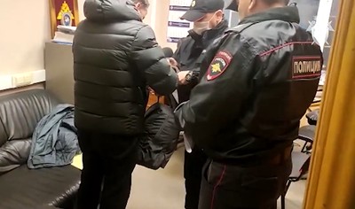 Подозреваемых во взятке поймали с поличным. Фото: пресс-служба СК РФ