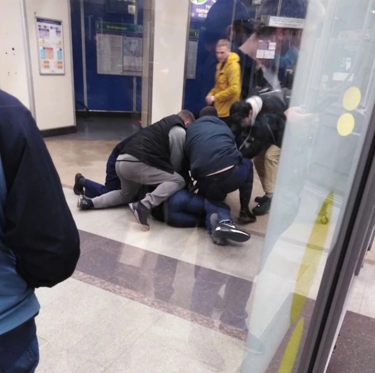 Отсосала парню в метро: видео смотреть онлайн