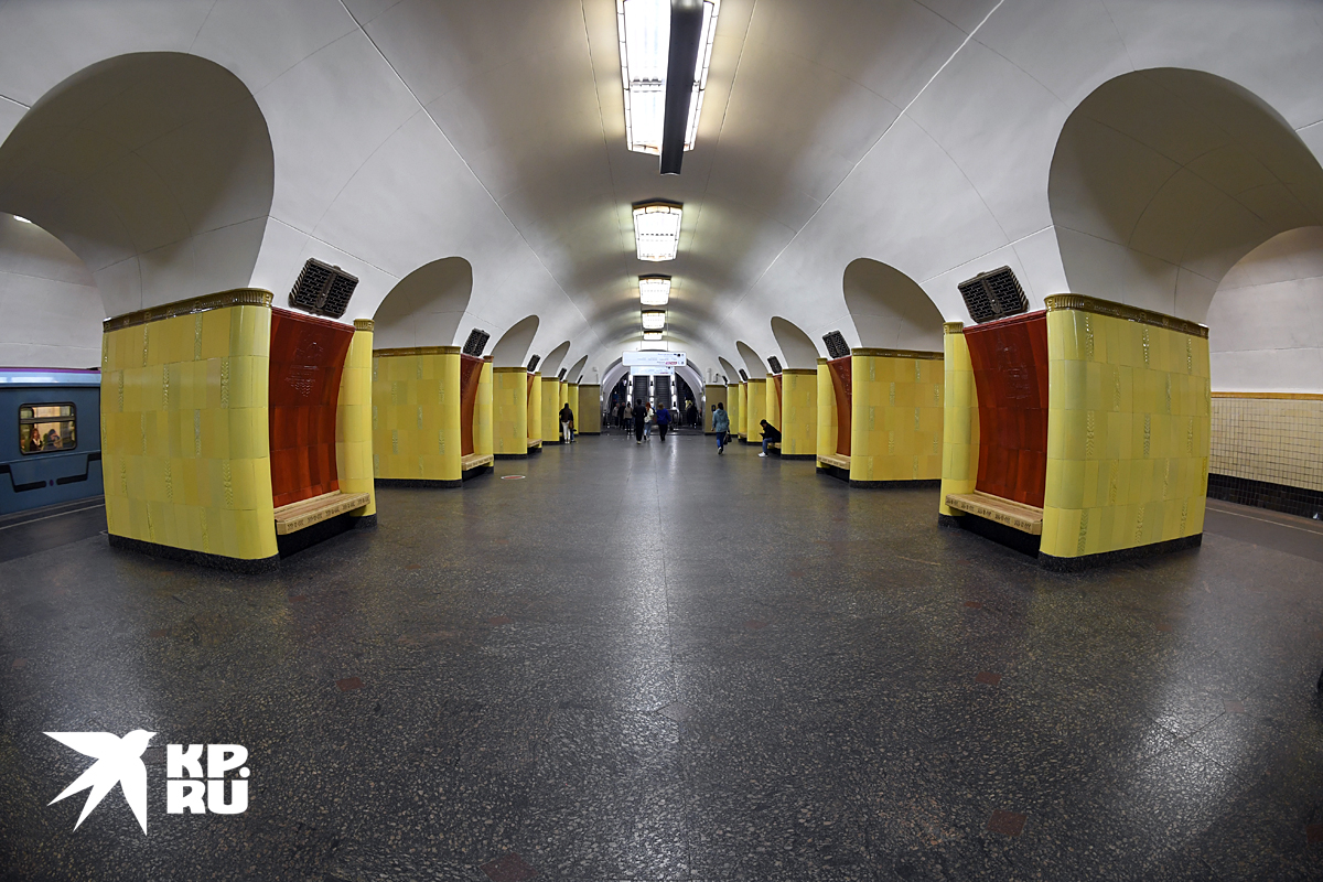 Наш корреспондент проинспектировал самую колоритную станцию метро, открывшуюся после затяжного ремонта