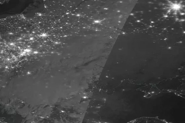 НАСА опубликовало спутниковый снимок Земли, где хорошо видно, что территория незалежной осталась без света