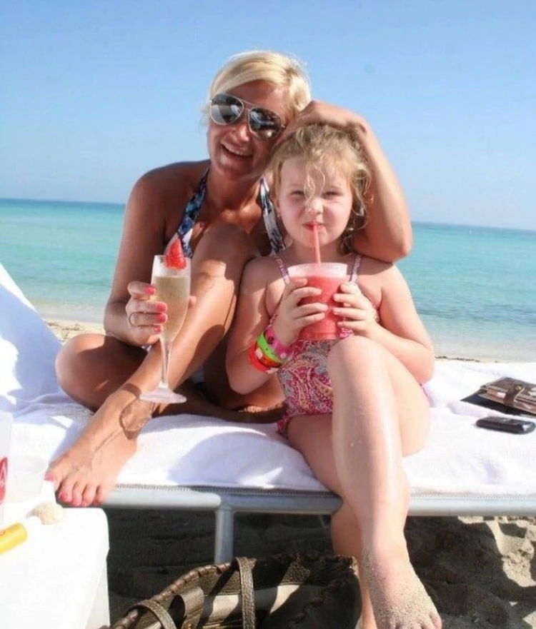 Эксцентрик қыздардың секс мультфильмдері Әйелге жыныстық қатынас үшін не себу керек