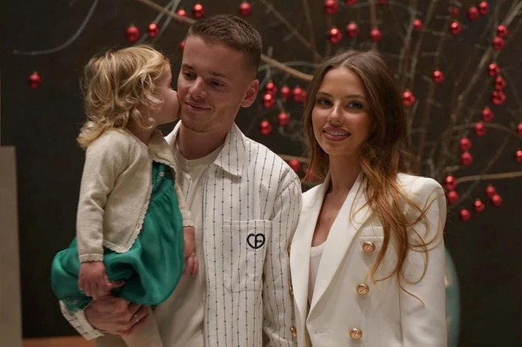 Наследник Валерии первый из троих детей обзовелся семьей. Фото: соцсети Арсения Шульгина