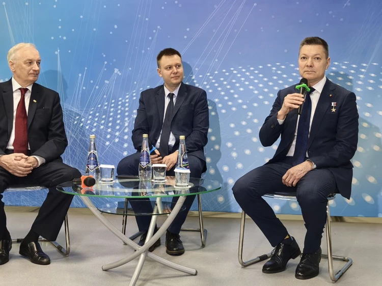 С 1996 года Олег Кононенко состоит в отряде космонавтов. height=100% width=100%