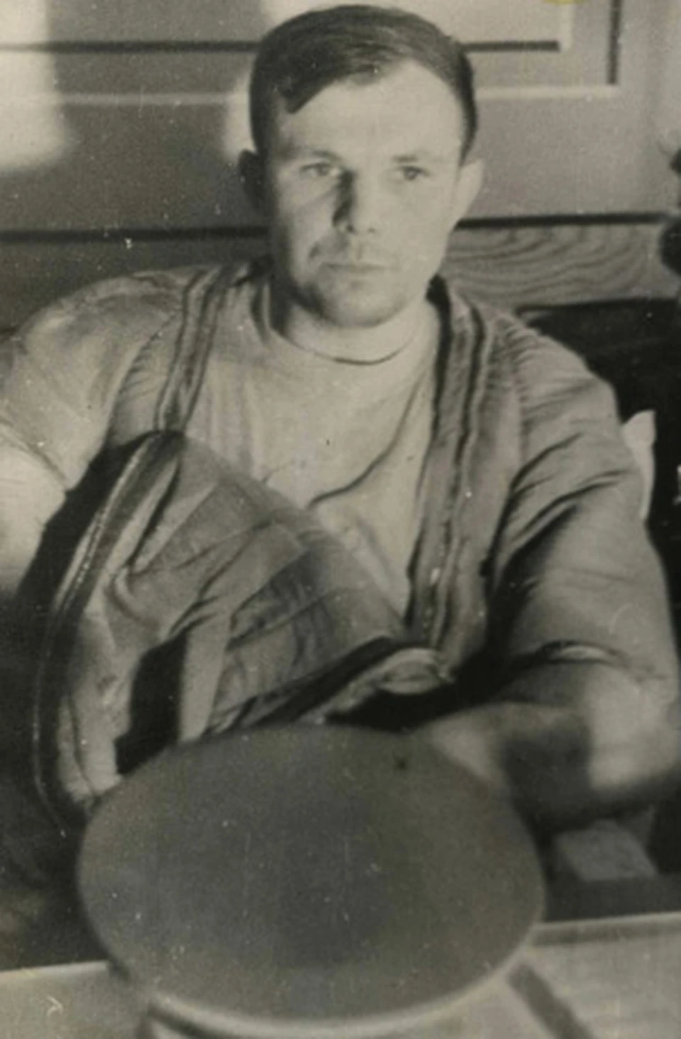 Хрущев настоял, чтобы лейтенанту Гагарину дали сразу звание майора.