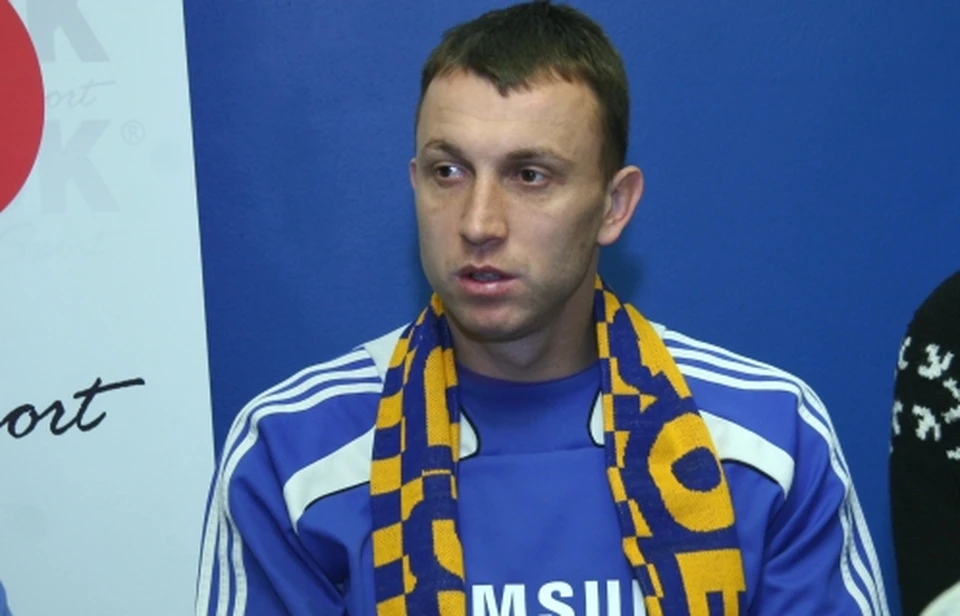 На свою презентацию в "Ростове" Деян Радич пришел в свитере лондонского "Челси".