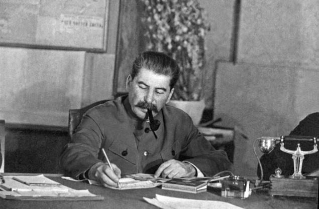 Ванга предсказала гибель Сталина.