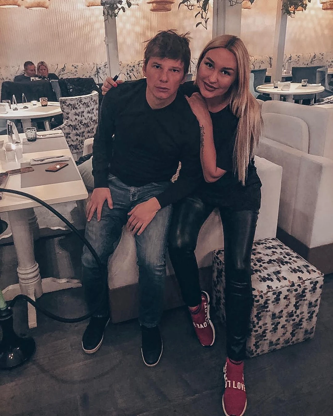 Любовница Аршавина нашла нужным сообщить, что футболист сделал ее долларовым миллионером